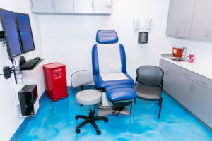 Alternate angle of exam room at the Miami Hand Center
